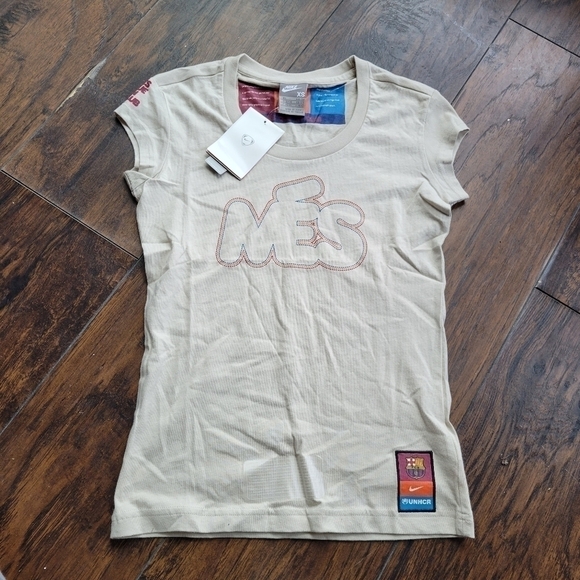 Nike Tops - NWT Retro Nike Tee